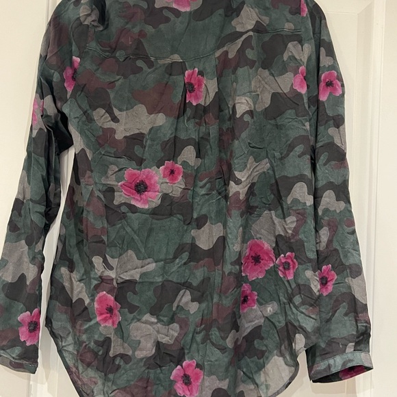 Cloth and Stone camo/floral button up, small - Picture 6 of 6